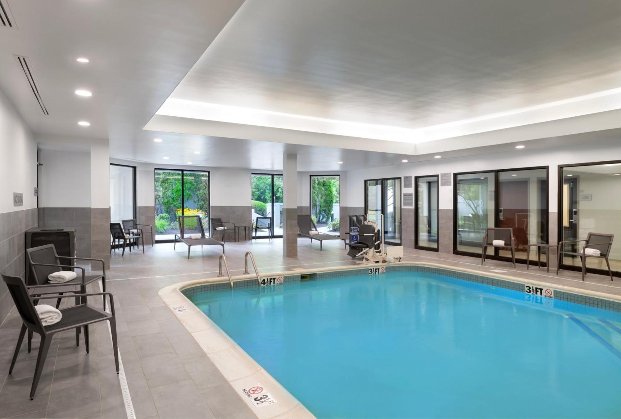 Courtyard By Marriott Danbury Hotel Buitenkant foto