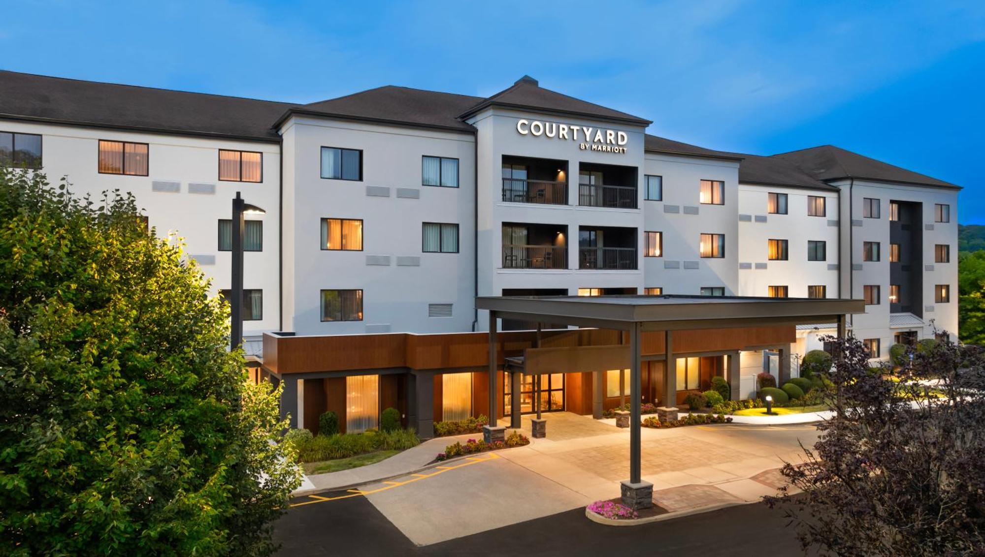 Courtyard By Marriott Danbury Hotel Buitenkant foto