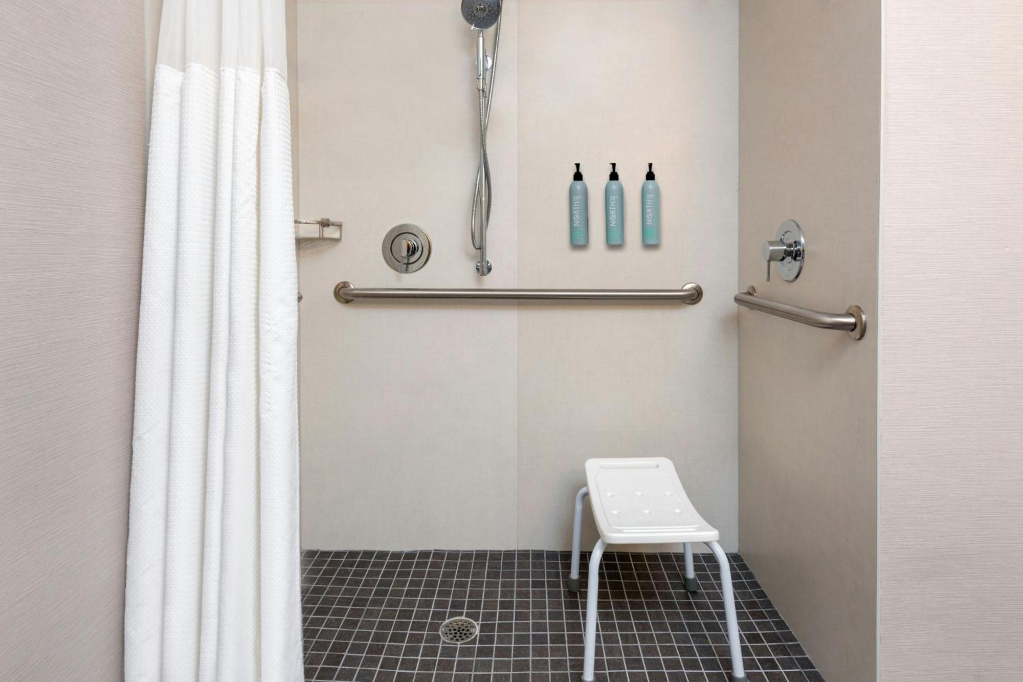 Courtyard By Marriott Danbury Hotel Buitenkant foto