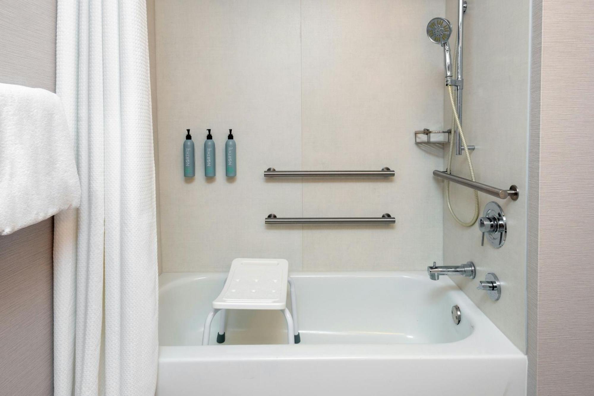 Courtyard By Marriott Danbury Hotel Buitenkant foto